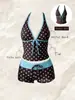 ColeçãoRoupa de banho de duas peças estilo retrô americano com bolinhas e color blocking, com gola halter para mulheres, modeladora e valoriza a silhueta, adequada para férias na praia