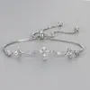 Nuevo Artículo de Moda de Nicho con Personalidad Única, Pulsera de Tirar y Empujar de Estrella de Cuatro Puntas con Microincrustaciones de Circonio, Exquisito y Elegante Accesorio para la Mano
