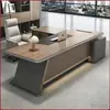 Escritorio ejecutivo de lujo ligero, diseño minimalista y moderno, que irradia una sensación de alta gama, adecuado para gerentes y CEOs, escritorio pequeño para una persona con un mueble lateral