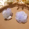 Caramelo Fresco Organza Ultra-Hada Borde Quemado Camelia Clip Lateral DIY Goma para el Cabello Accesorio para el Cabello Corsage Ropa Accesorios Florales