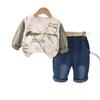 Traje de Primavera y Otoño para Niños 2025 Nuevo Suéter Infantil Moderno y Guapo para Niños Bebé de Dos Piezas a la Moda