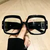 Nuevas gafas retro de montura cuadrada con patillas anchas, montura grande, efecto adelgazante, diseño de etiqueta dorada de lujo ligero, gafas planas versátiles para el día a día