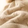 Cachemira 2025 Otoño e Invierno Nuevo Sombrero Casual de Punto de Moda Cálido y Grueso para Mujer con Clase de Color Puro con Cable y Bola de Lana