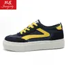 28155 Zapatos de Malla Transpirable para Mujer 2026 Primavera y Verano Zapatos Blancos de Suela Gruesa Zapatos de Malla Versátiles Zapatos Casuales Estilo Hong Kong Tenis de Moda