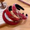 Diadema de Cuadros Rojos de Gama Alta con Ala Ancha para Mujer, Año Nuevo 2026, Accesorio Versátil para el Cabello, Elegante Diadema para Lavarse la Cara