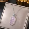 Cadena de clavícula de acero de titanio estilo retro nacional moda candado de paz de jade colgante de izaje todo partido temperamento accesorios de estilo chino de alta calidad