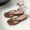 Etiqueta Transfronteriza Verano Nuevo Versátil Mujer Tira Fina Color Sólido Chanclas Sandalias Planas Casuales de Playa