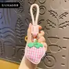 Chaveiro de Fruta em Couro Grade Desenho Animado Fofo Morango Pingente de Carro Pingente Exquisito para Bolsa de Casal Presente