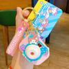 Llavero de Cámara de Proyección Sanrio Genuino Lindo Dibujo Animado Pareja Colgante para Mochila Escolar Llavero de Coche Regalo Venta al Mayoreo