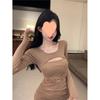 Vestido de manga larga con huecos que revelan el pecho para mujer, de principios de otoño, estilo "hot girl", cruzado, ajustado a la cadera, falda para mamá joven, falda interior base que realza la figura