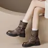 Botas Martin de sola grossa femininas, nova coleção de outono 2026, estilo de bota única, botins estilo britânico, botas quentes forradas com fleece para o inverno e botins curtos com design de babados