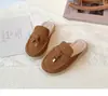 Zapatos Infantiles 2026 Verano Nueva Moda Pantuflas Cerradas para Niñas con Elegante Hebilla Metálica Pantuflas de Exterior Zapatos de Bebé