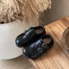 Sapatos Rasos Femininos Pequenos de Couro Patchwork Decorativos com Fivela Dupla Estilo Casual Retrô 2026 Primavera Novos