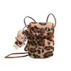 Bolso Peludo Nuevo para Teléfono Móvil Estampado de Leopardo Versátil Simple Estilo Occidental Hombro Cruzado Bolso Pequeño Bolso de Moda Retro Otoño