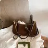 Bolso retro de gamuza para mujer, nueva colección de otoño 2026, de alta gama y lujoso, en una hermosa paleta de colores, bolso de hombro o bolso cruzado