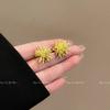 Moda Estilo Hong Kong Elegantes Pendientes de Fuegos Artificiales para Mujer Corea del Sur Nicho Exquisitos Elegantes Versátiles Irregulares Celebridad de Internet Pendientes de Flor