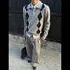 2025 Nuevo Otoño e Invierno Estilo Británico Retro Tejido a Cuadros para Hombre Versátil de Moda Marca Jersey Holgado Tejido