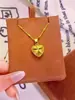 Tienda de Oro Mismo Estilo Collar de Corazón Picado Chapado en Oro Alta Retención de Color Floral Mariposa Moneda de los Cinco Emperadores Collar Venta al por Mayor