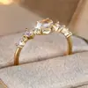 Anillo Fino Rongxing Transfronterizo con Piedra Principal Ovalada, Adornado con Piedras Redondas en Ambos Lados del Anillo, Anillo Cotidiano Suave y Lujoso