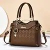 Bolsas Femininas de Luxo Leve e de Alta Qualidade Outono/Inverno 2025 Nova Bolsa para Mãe de Meia-Idade Bolsa de Mão Bolsa Transversal Feminina de Grande Capacidade