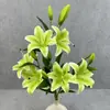Decoración de Boda Mei Bao Arreglo Floral Artificial de Lirio de 6 Cabezas para Decoración de Mesa de Hogar y Hotel Flores Falsas