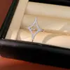 Anel Aberto Banhado a Ouro 18K Real com Zircônia em Formato de Estrela, Anel de Estilo Nicho de Alto Padrão, Joia de Moda Única e Estilosa