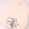 Gorro de Lana a Rayas Estilo Coreano Parche de Dibujos Animados para Hombres y Mujeres Engrosado y Cálido Gorro de Punto para Pareja, Arrendador, Piel de Melón Mostrando la Cara Pequeña Tendencia