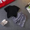Traje de estilo coreano y occidental para niños pequeños y medianos, estilo de verano nuevo, estilo occidental, letras, manga corta, tie-dye, manga corta, casual, conjunto de dos piezas
