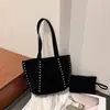Bolso de Gamuza para Mujer 2025 Nuevo Vintage Versátil Bolso de Hombro con Remaches para Clase y Viajes Bolso Tote