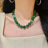 Collar de ágata calcedonia verde natural de grano grande de 14 mm de alta calidad