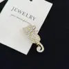 Broche de Cristal de Dibujos Animados Versátil para Mujer Gato Elegante Moderno Ramillete Pin para Abrigo Corea del Sur Accesorios para Suéter Moderno Traje