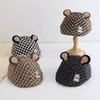 Chapéu Infantil Estilo Coreano Primavera e Outono Xadrez Urso Boina para Meninos e Meninas Urso Fofo Casual Versátil