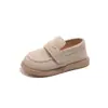 2026 Sapatos de Couro Infantis Primavera e Outono Novos Sapatos Birkenstock Retrô para Meninas Mocassins de Camurça para Meninos Sapatos Individuais Comércio Exterior