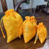 Bolsa de joyería al por mayor, bolsa de brocado, bolsa de tela con cuentas, bolsa para pulseras de cuentas, bolsita de brocado, bolsa de embalaje para juegos culturales