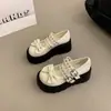 Sapatos Mary Jane de sola grossa com tiras de fivela dupla, sapatos pequenos de couro femininos, novo modelo outono 2026, sapatos de corte baixo com laço para mulheres baixinhas