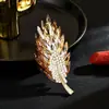Broche de Pluma Dorado Champagne de Cristal, Gama Alta, Elegante, Lujo Ligero, Nuevo Estilo 2025 Corsage, Accesorio de Pin Anti-Exposición