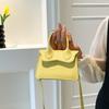 Bolso de Mano de Moda para Mujer 2025 Nuevo Verano Moda Patrón Granulado Simple y Elegante Bolso de Hombro Único Cruzado