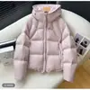 Casaco Feminino Curto de Algodão com Capuz Acolchoado Estilo Coreano para Inverno 2026, para Figuras Baixas, Quente e Estiloso, Atualmente em Alta