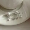 Pendientes de Botón con Lazo y Perlas Estilo Coreano para Mujer, Sencillos y de Moda, Versátiles Tachuelas de Dos Correas, Accesorios para Orejas, Accesorios de Joyería