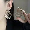 Uau Brincos Estilo Metal Minimalista de Luxo com Coração Vazado de Pérola Floral Retrô Europeu e Americano