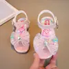Sandalias para niñas, nueva colección de verano 2025, estilo princesa moderno con detalles de pedrería y moño, adecuadas para estudiantes de primaria, zapatos de actuación y con suelas antideslizantes