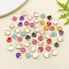 Mezcla de 50 Piezas de 8*9mm con Goteo de Aceite Colgantes de Corazón de Melocotón Pequeño de 10 Colores para Pulsera, Collar, Pendientes, Pendientes DIY, Accesorios de Joyería