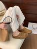 Chinelos Retro Bucken Baotou Respiráveis Vazados Femininos para Uso Externo Verão 2025 Slip-on Antiderrapantes para Gestantes Bocken Tendência
