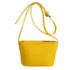 Bolso Cubo Casual Simple de Moda Elegante Nuevo Verano 2025 Elegante Bolso Cruzado de Hombro Único para Mujer con Personalidad