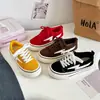 Zapatos casuales de lona blancos para mujer estilo coreano de suela gruesa para otoño con un look vintage, modelo 8229