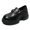 Zapatos de cuero retro marrones británicos para mujer, nuevo modelo de otoño 2026, zapatos de corte medio de una sola pieza, mocasines de suela gruesa, zapatos de tacón medio para mujer
