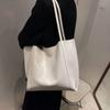 Bolso retro de gran capacidad para mujer, nuevo bolso de mano retro de moda 2021, bolso de hombro de nicho que combina con todo.