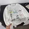 Camisa branca de proteção solar de manga longa com estampa animal em liocel para mulheres, top casual fino de comprimento médio para o verão de 2026 para mulheres