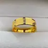 Anillo de la fortuna de acero de titanio para hombres y mujeres, versión simple ancha, anillo con índice bañado en oro, anillo personalizado de acero inoxidable de alta gama y lujo