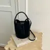 Bolsa de Ombro Retro de Alto Valor Nova Coleção Outono 2026 Cor Sólida Moda Personalidade Bolsa de Ombro Único para o Dia a Dia Bolsa Transversal